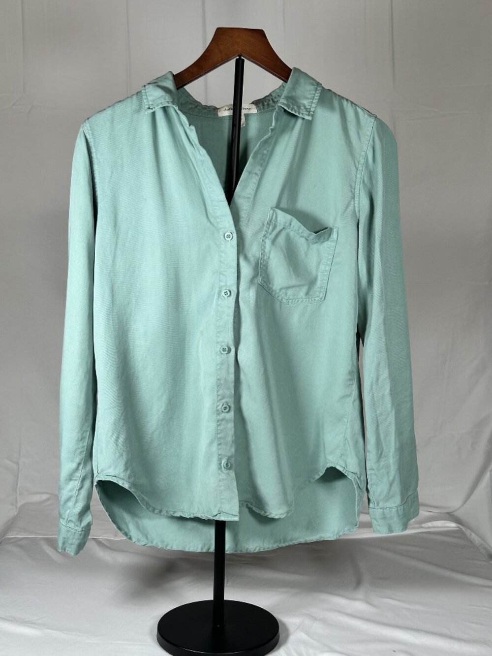 Cloth & Stone Long Sleeve Button Front Shirt Size S Light Blue Green 100% Tencel